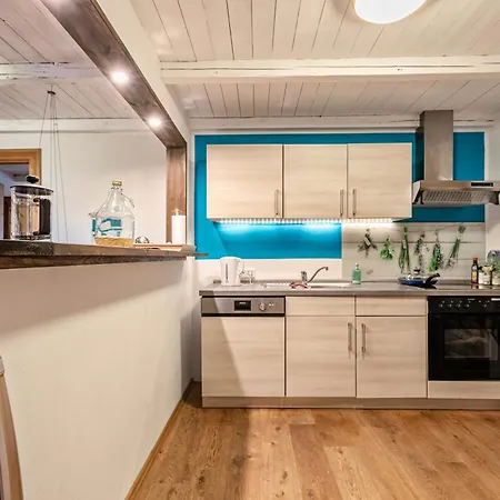 Apartment Tuerkis - Jaspis Mit Rubin *