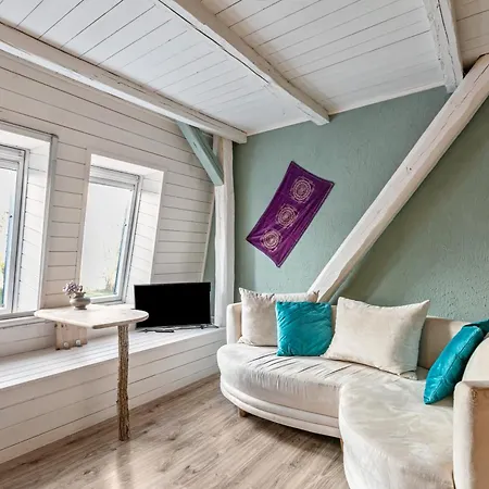 Tuerkis - Jaspis Mit Rubin Apartment *