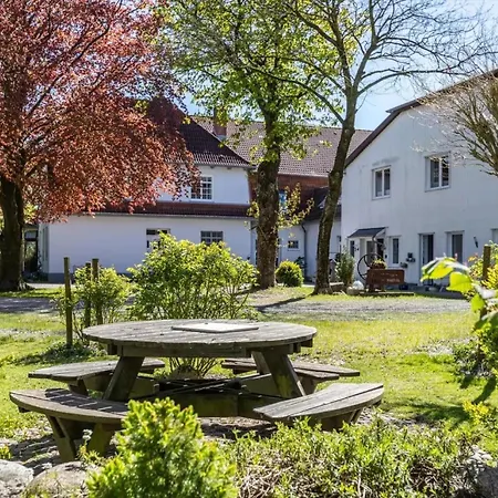 Tuerkis - Jaspis Mit Rubin Apartament Reußenköge